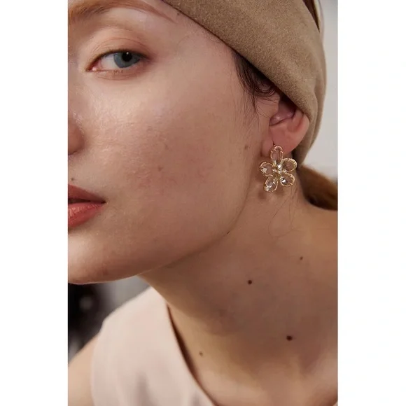 Gold Textured Flower Earrings with Crystals - Picture 4 of 4